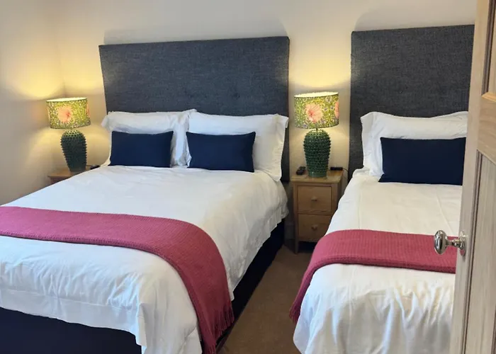 Aaron Glen Guest Apartments